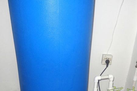 增压泵装在水箱的什么位置