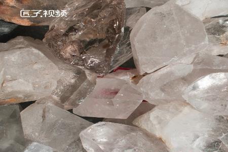 石英快速冷却是晶体还是非晶体