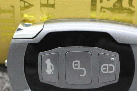 比亚迪速锐智能钥匙控制盒漏电