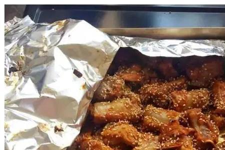 锡纸能包裹着食物一起烤吗