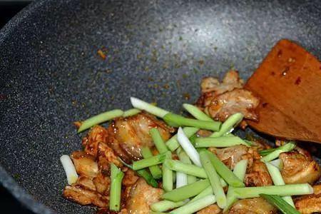 煎肉坨的做法
