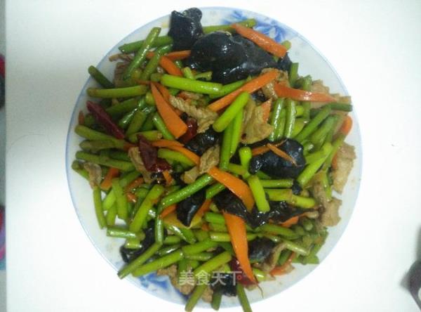 蒜苗炒萝卜的家常做法