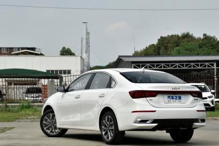 k51.5时尚版跟焕新版哪个性价比高
