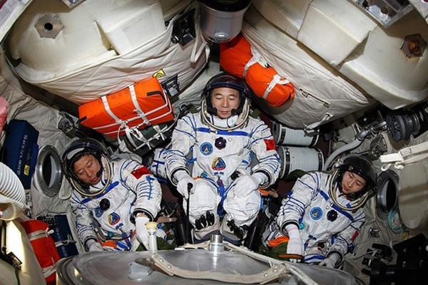 2021年神州13载的三位宇航员是谁