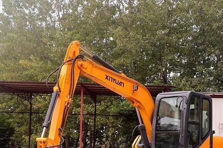 新源轮式挖掘机c75怎么加液压油