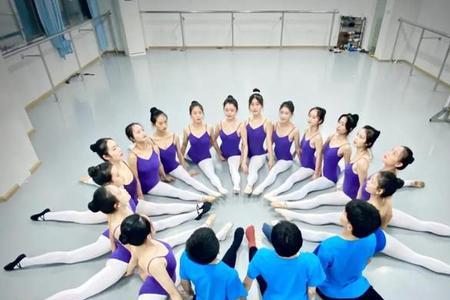 舞蹈生必须学小三门吗