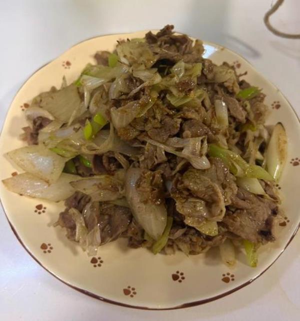 洋葱爆羊肉的家常做法