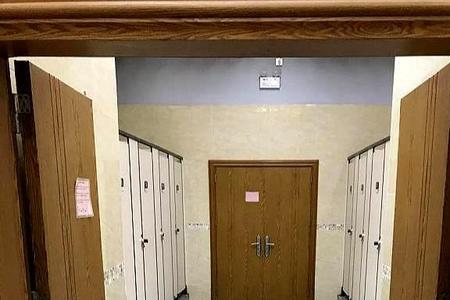 男公共厕所墙上都写着什么