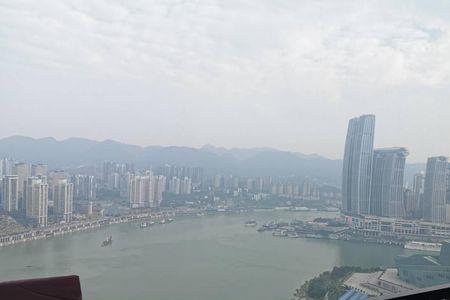 靠马路的江景房好不好