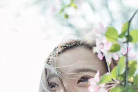 不爱笑不爱说话人什么性格