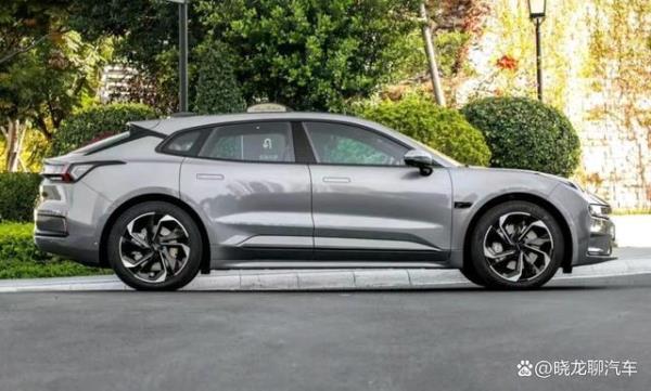 极氪什么时候出中大型suv