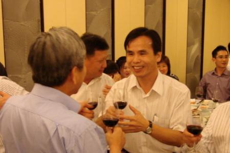 领导带家属吃饭敬酒词