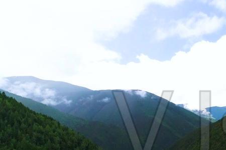 山路蜿蜒啥意思啊