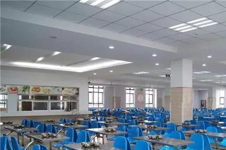 威海一中是走读还是住校