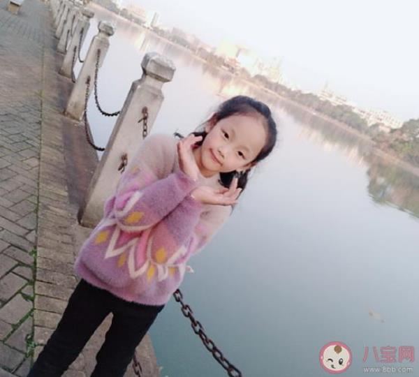 13岁小孩自言自语可以跟他说吗