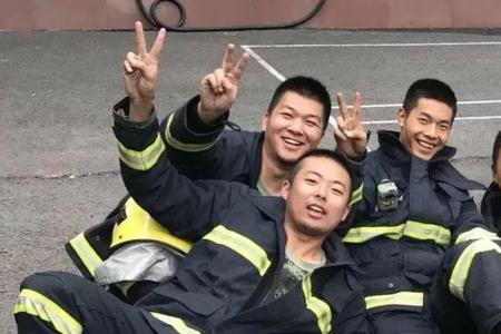 什么人会选择专职消防员