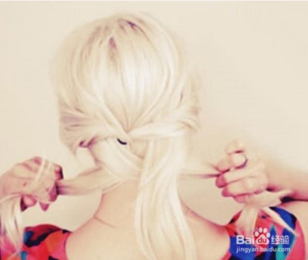 腰围用手量三扎是多少厘米