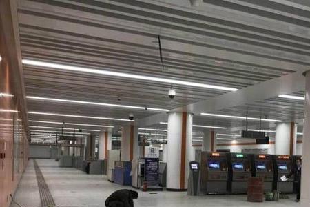 靖江路地铁站正常运营吗