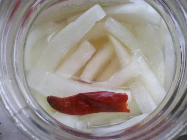 腌辣椒用白醋和陈醋的区别