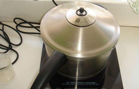 高压锅蒸米饭出现e0还响是为啥