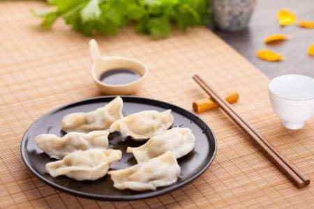 一次吃一百个饺子什么水平