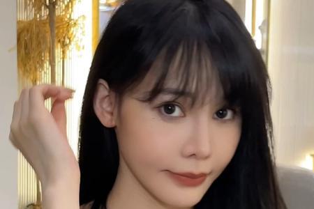 高考照相刘海怎么夹起来