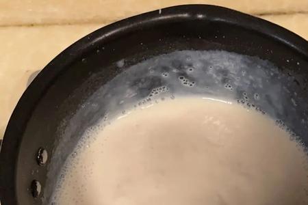 牛奶冲藕粉为什么不凝固