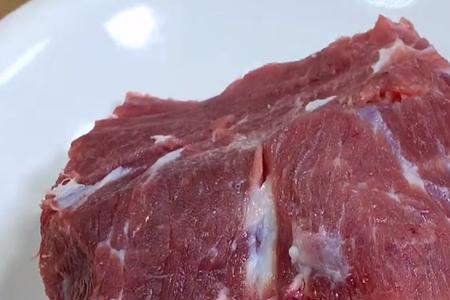 请问谁知道牛肉发绿是怎么回事