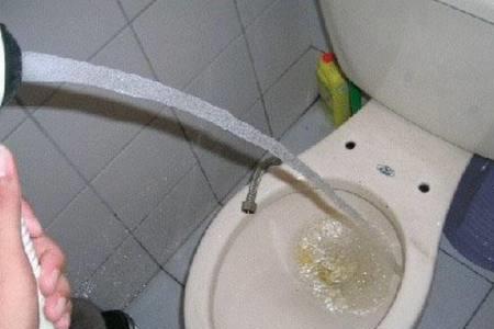 铅笔掉马桶里堵住怎么办