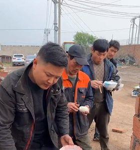 请工人吃饭属于什么费
