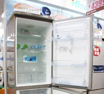 海信冰箱里面的分隔层怎样调节