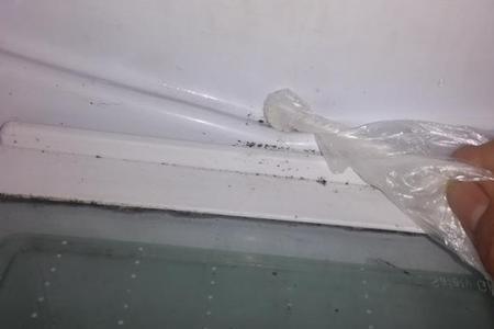 lg双开冰箱排水孔堵塞疏通方法