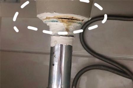 墙内水管漏水灌胶管用吗