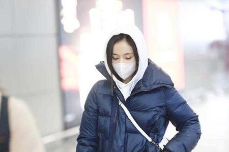 12度穿羽绒服合适吗