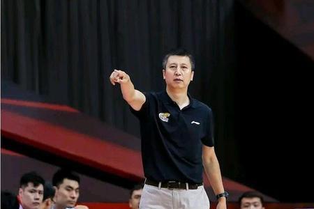 2018辽宁男篮主教练