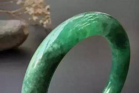 翡翠泡水三天的说法