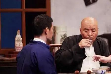 骆驼祥子中小福子有虎牙吗