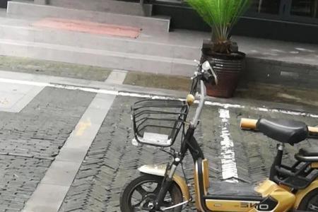 电动车占公共车位可以推开吗