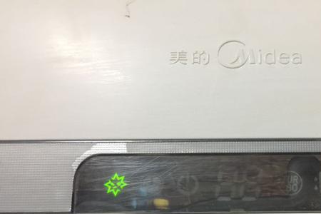 空调自己关机显示灯一直闪