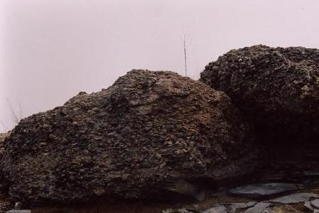 火山岩是酸性还是碱性