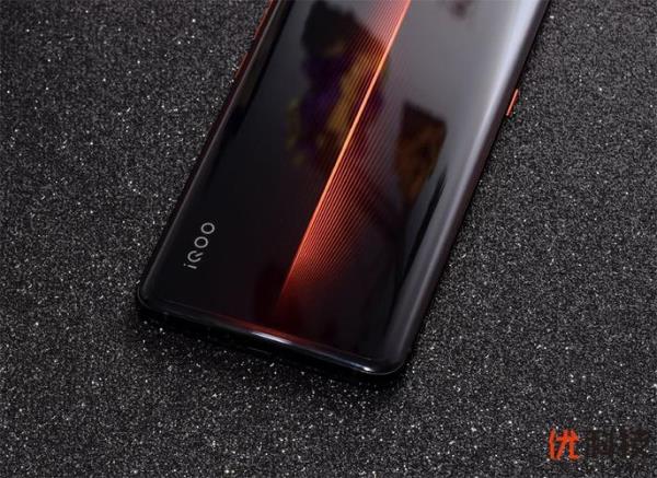 iqoo手机可以合图吗
