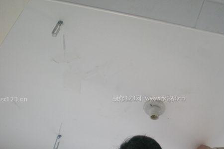 铝扣板吊顶电线如何预留