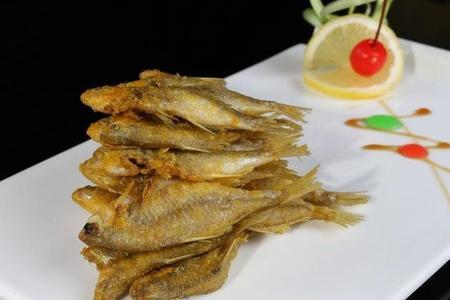 炸小鱼的家常做法干炸小鲫鱼