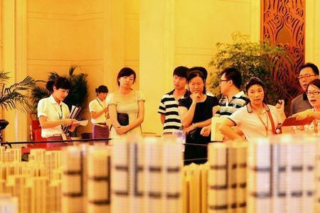 广州新房找中介还是售楼处买