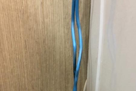 插板显示灯坏了剪掉还能用吗