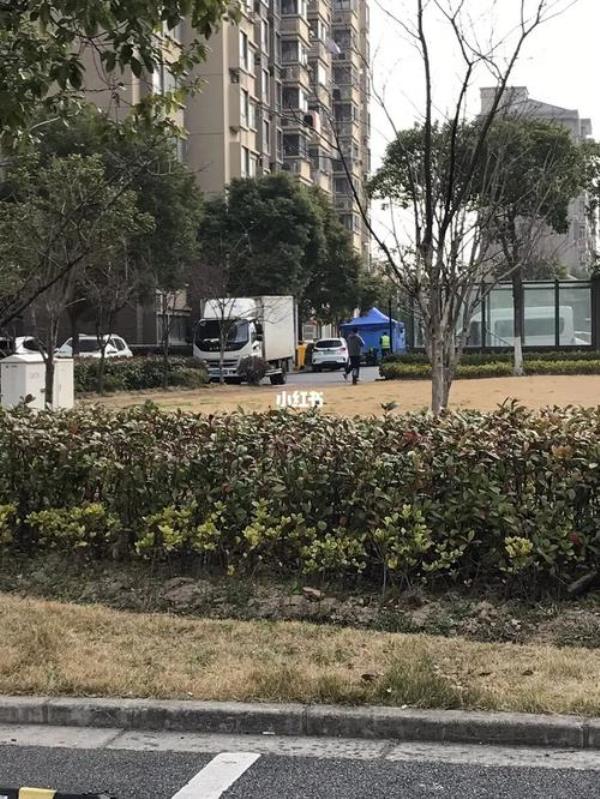 小区私自封闭如何投诉