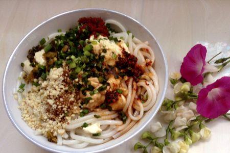 泡菜豆花米线的做法