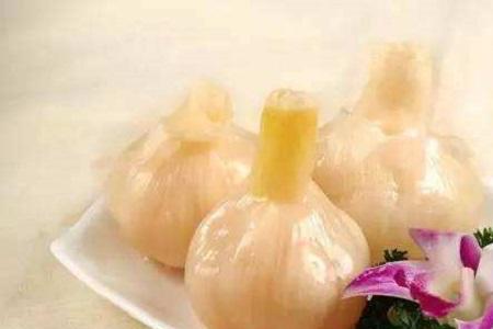 泡的糖醋蒜变黄了能吃吗