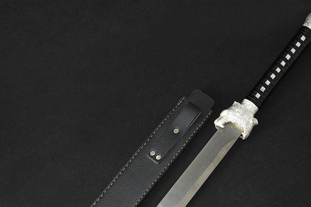 d2钢和锰钢做刀哪个好