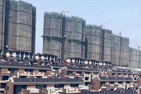 16号地铁经过海伦小镇